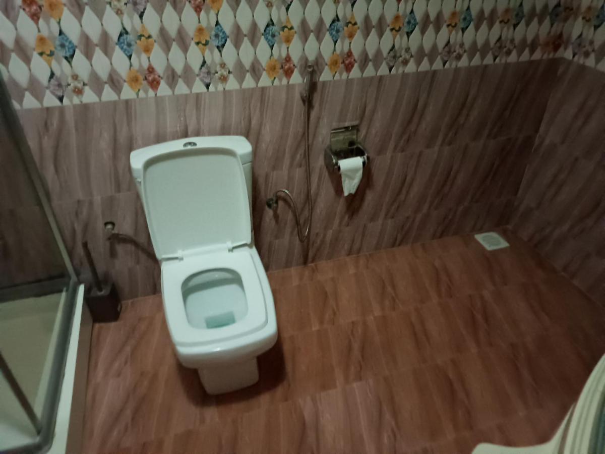 Jacuzzi City Home Kampala Bagian luar foto
