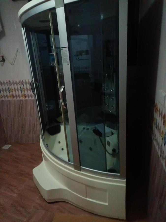 Jacuzzi City Home Kampala Bagian luar foto