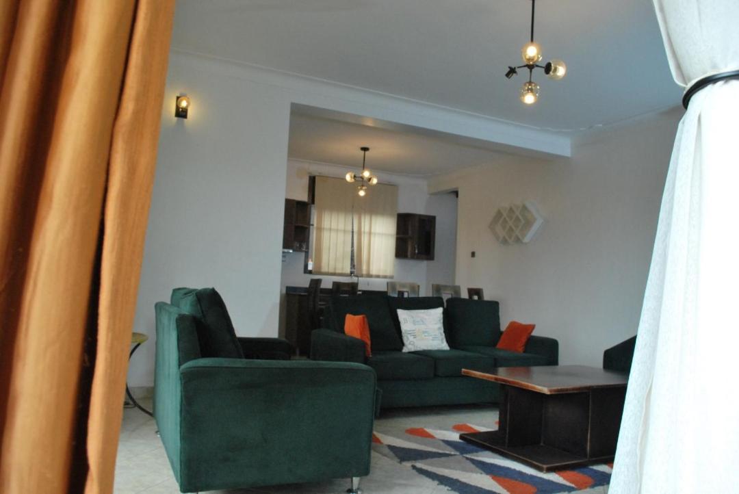 Jacuzzi City Home Kampala Bagian luar foto