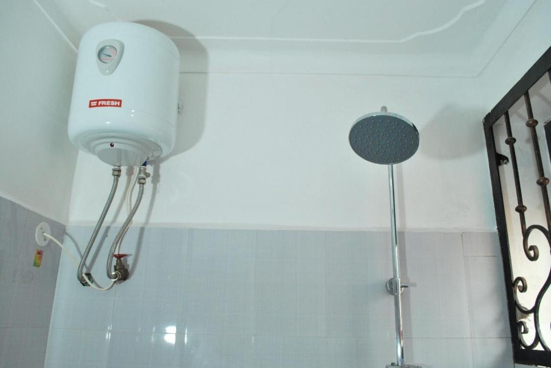Jacuzzi City Home Kampala Bagian luar foto