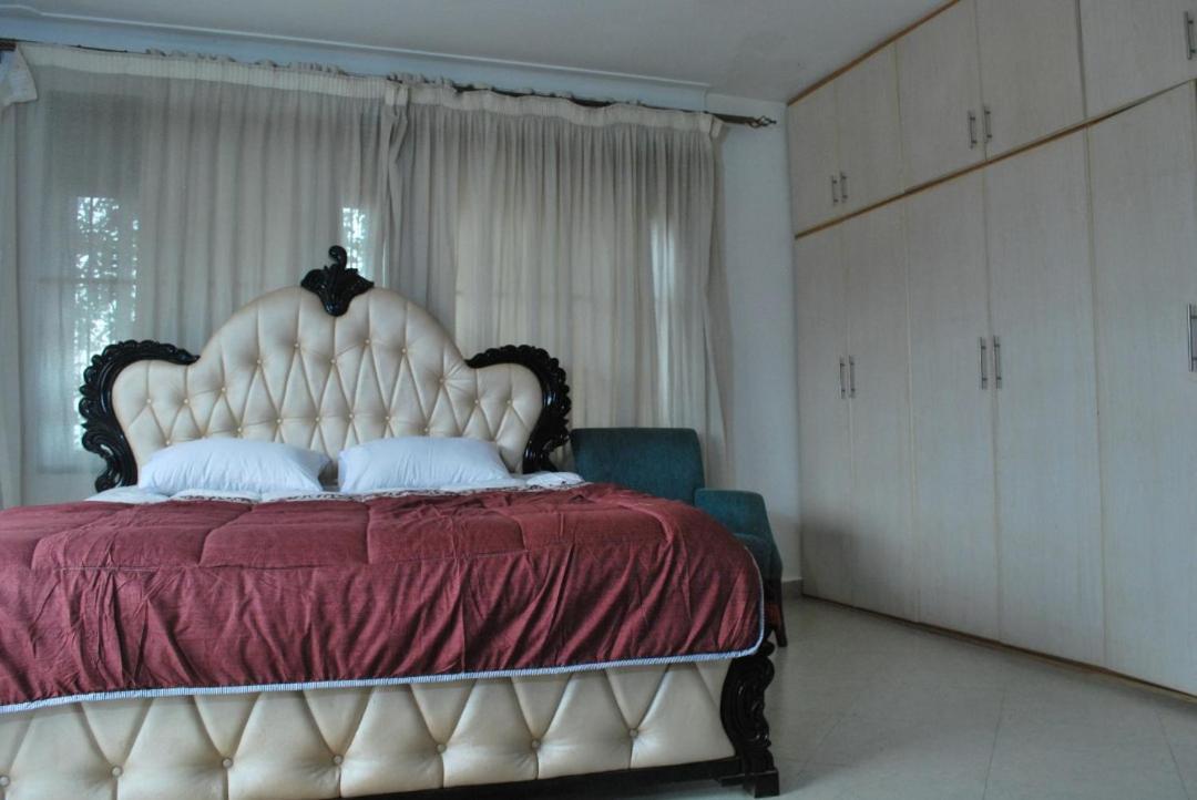 Jacuzzi City Home Kampala Bagian luar foto