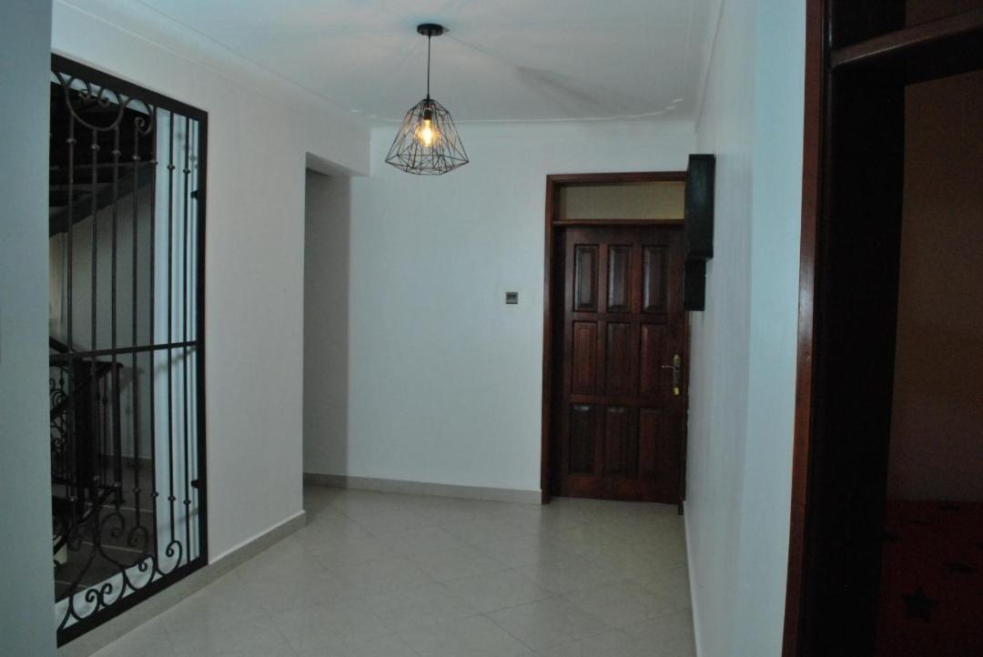 Jacuzzi City Home Kampala Bagian luar foto