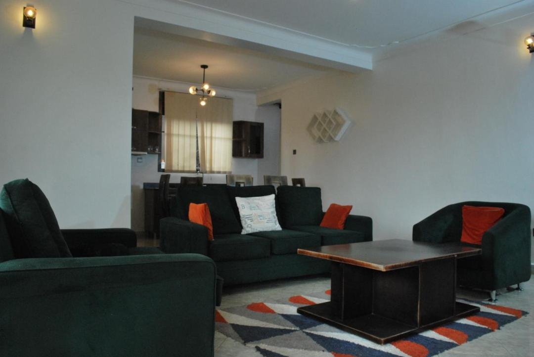 Jacuzzi City Home Kampala Bagian luar foto