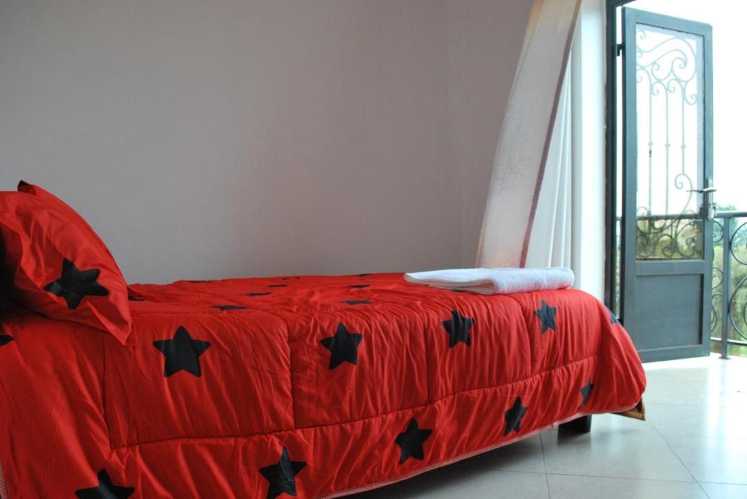 Jacuzzi City Home Kampala Bagian luar foto
