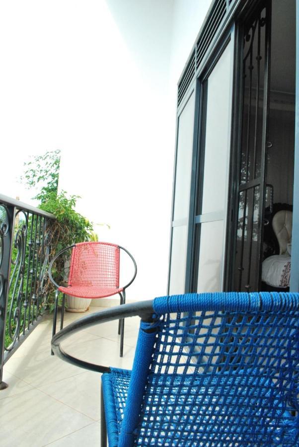 Jacuzzi City Home Kampala Bagian luar foto