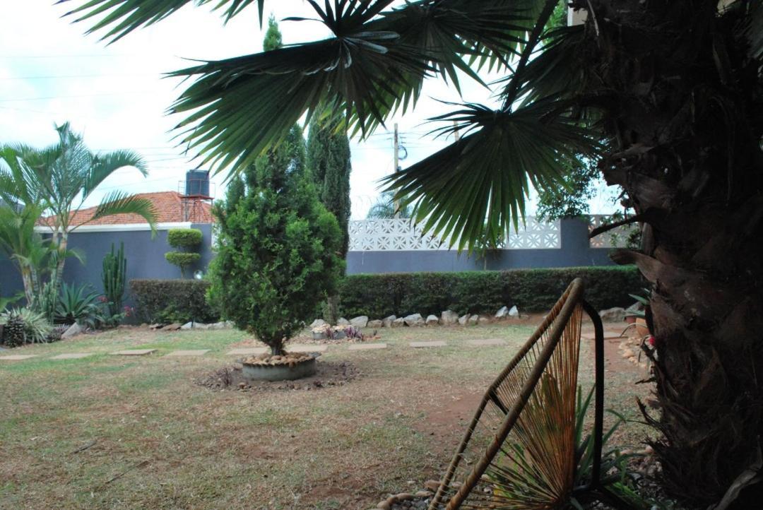 Jacuzzi City Home Kampala Bagian luar foto